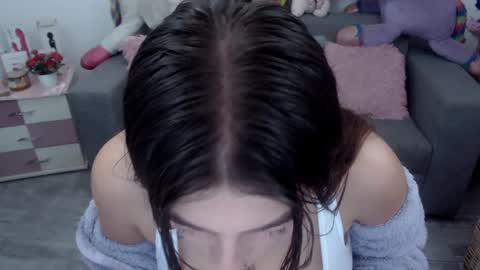 Laura online show from December 18, 4:53 am