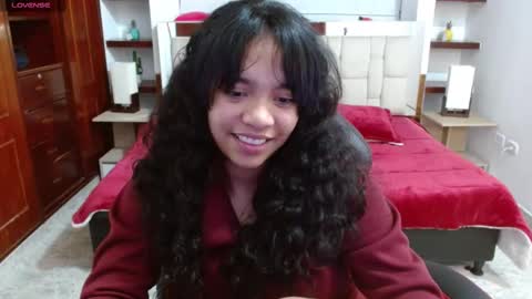 Snapshot of laurent1_ chatting on February 10, 9:58 am laurent online show from February 10, 9:58 am