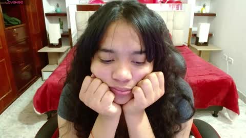 Snapshot of laurent1_ chatting on February 15, 6:12 am laurent online show from February 15, 6:12 am