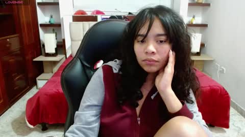 Snapshot of laurent1_ chatting on February 27, 9:22 am laurent online show from February 27, 9:22 am