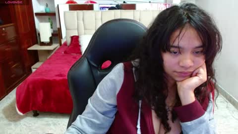 Snapshot of laurent1_ chatting on March 4, 6:04 am laurent online show from March 4, 6:04 am