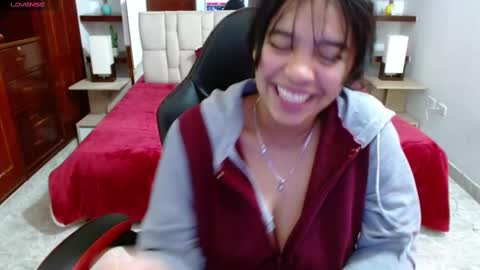 Snapshot of laurent1_ chatting on March 11, 9:13 am laurent online show from March 11, 9:13 am