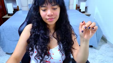 Snapshot of laurent1_ chatting on November 3, 3:08 am laurent online show from November 3, 3:08 am