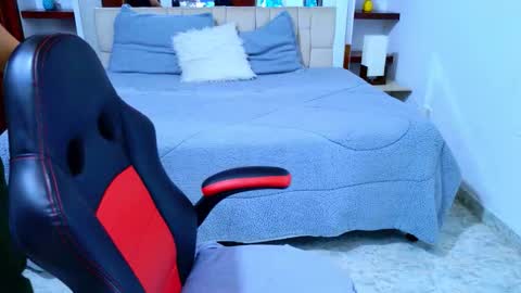 Snapshot of laurent1_ chatting on November 10, 3:05 am laurent online show from November 10, 3:05 am