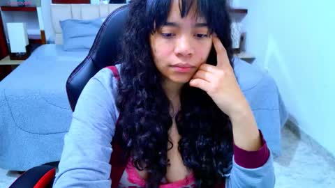 Snapshot of laurent1_ chatting on November 13, 3:27 am laurent online show from November 13, 3:27 am