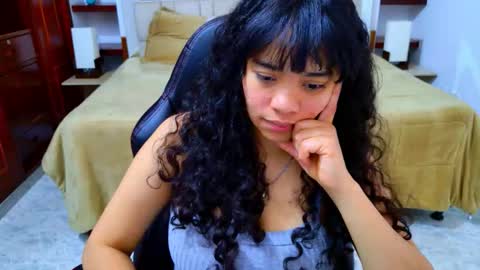 Snapshot of laurent1_ chatting on December 4, 3:16 am laurent online show from December 4, 3:16 am