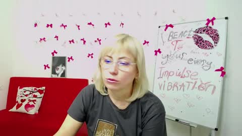 Lauren online show from March 27, 6:29 pm