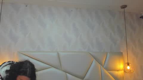 Snapshot of laurettedela_roux chatting on November 22, 11:09 am Laurent online show from November 22, 11:09 am