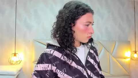 Snapshot of laurettedela_roux chatting on November 25, 11:21 am Laurent online show from November 25, 11:21 am