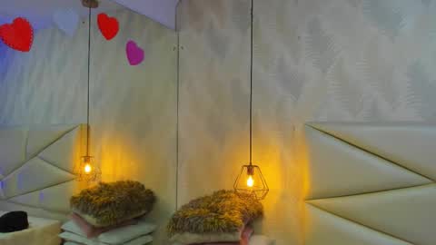 Snapshot of laurettedela_roux chatting on November 29, 11:35 am Laurent online show from November 29, 11:35 am