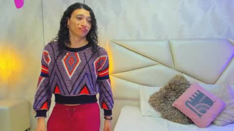 Snapshot of laurettedela_roux chatting on December 2, 11:04 am Laurent online show from December 2, 11:04 am