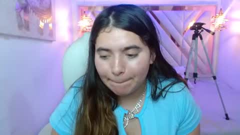 laura  online show from July 20, 7:27 pm