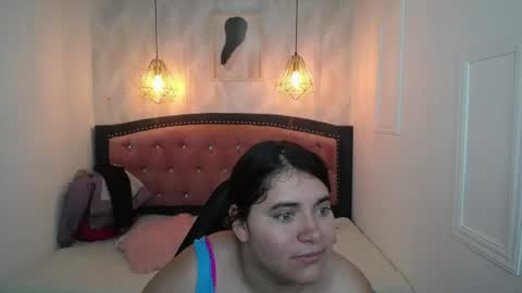 laura  online show from July 31, 7:57 pm
