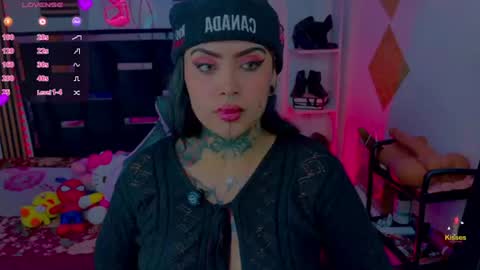 lauri online show from June 25, 1:38 am