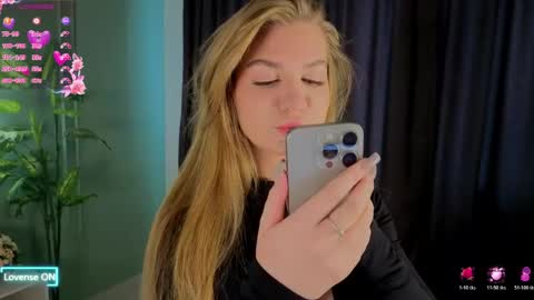 Laura online show from March 22, 5:00 am