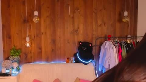 Snapshot of laurindacapalongan chatting on March 28, 7:35 pm Annie online show from March 28, 7:35 pm