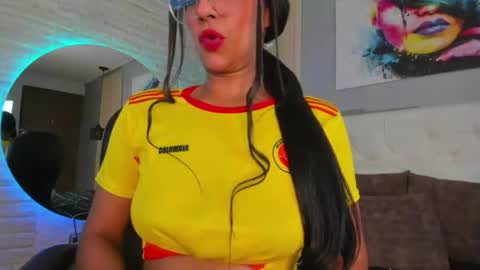 Snapshot of lauryn__brown chatting on July 1, 12:29 pm Lauryn online show from July 1, 12:29 pm