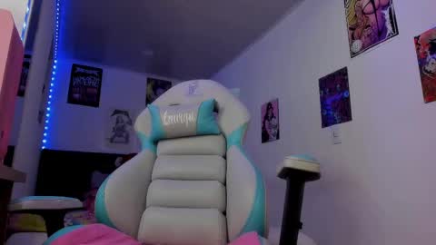 Lau online show from March 11, 5:27 am