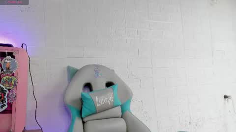 Snapshot of lauryn_muller_ chatting on August 7, 11:34 am Lau online show from August 7, 11:34 am
