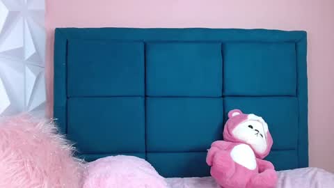 Snapshot of laurynjeffers chatting on March 7, 4:00 pm  LaurynJeffers  online show from March 7, 4:00 pm