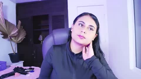  LaurynJeffers  online show from March 13, 12:39 am