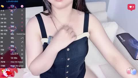 Snapshot of lavender_02 chatting on May 15, 11:01 pm Tina online show from May 15, 11:01 pm