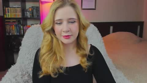 Snapshot of lavender_tender chatting on September 17, 7:15 pm Lav online show from September 17, 7:15 pm