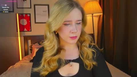 Snapshot of lavender_tender chatting on February 24, 5:49 am Lav online show from February 24, 5:49 am