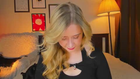 Snapshot of lavender_tender chatting on March 16, 12:09 pm Lav online show from March 16, 12:09 pm