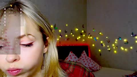 Snapshot of lavenderlav chatting on January 1, 4:29 pm Melissa online show from January 1, 4:29 pm