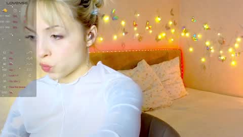 Snapshot of lavenderlav chatting on January 12, 3:25 pm Melissa online show from January 12, 3:25 pm