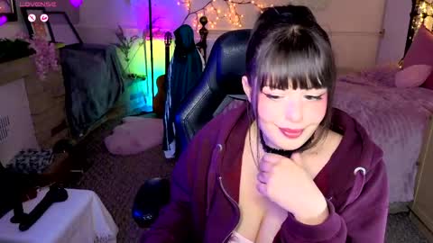 Snapshot of lavenderrzz19 chatting on April 30, 2:34 pm Lavenderrzz online show from April 30, 2:34 pm