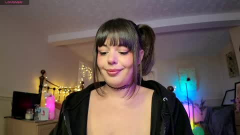 Snapshot of lavenderrzz19 chatting on May 13, 1:30 pm Lavenderrzz online show from May 13, 1:30 pm