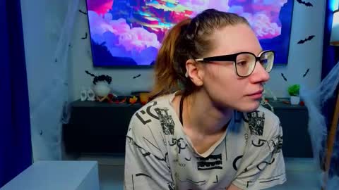 Snapshot of laveniadevoss chatting on November 26, 6:25 am Gloria online show from November 26, 6:25 am