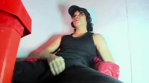 ZAmbrano online show from November 9, 5:17 am