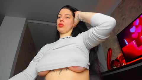 Snapshot of laya_moon chatting on January 27, 10:06 am LayaMoon online show from January 27, 10:06 am