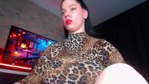 Snapshot of laya_moon chatting on October 26, 12:00 pm LayaMoon online show from October 26, 12:00 pm