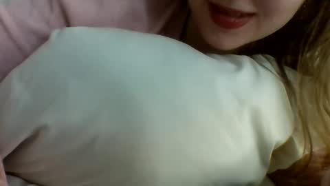 layannalea online show from January 8, 11:30 pm