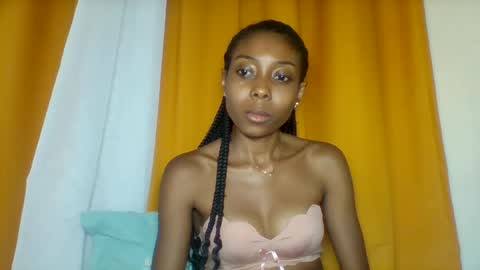 layannek online show from November 15, 5:42 pm