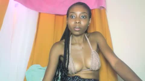 layannek online show from November 18, 8:41 am