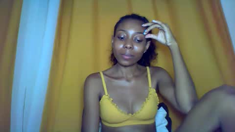 layannek online show from December 3, 7:12 pm