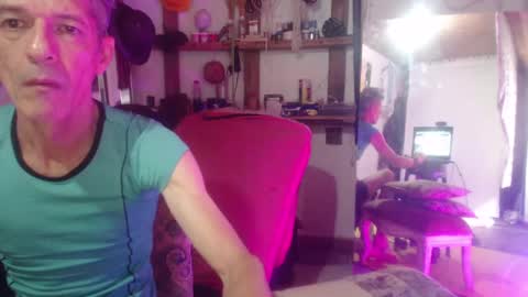 Snapshot of laye19 chatting on January 3, 1:58 pm Laye19 online show from January 3, 1:58 pm