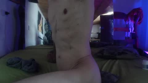 Snapshot of laye19 chatting on February 7, 6:13 pm Laye19 online show from February 7, 6:13 pm