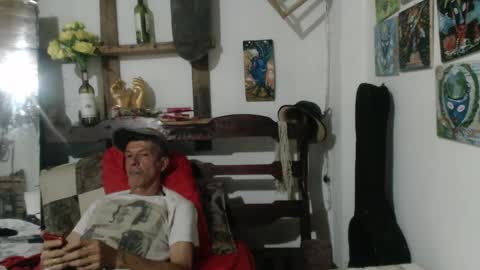 Snapshot of laye19 chatting on March 9, 11:46 pm Laye19 online show from March 9, 11:46 pm