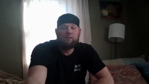 layinlow42 online show from February 1, 7:44 pm