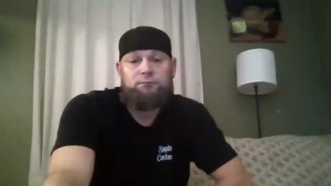 layinlow42 online show from October 14, 3:18 am