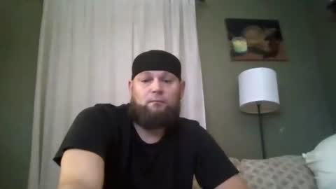 layinlow42 online show from October 17, 2:37 am