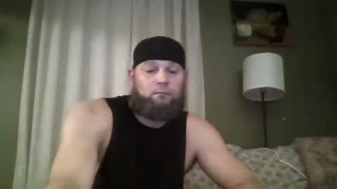 layinlow42 online show from October 30, 6:15 am