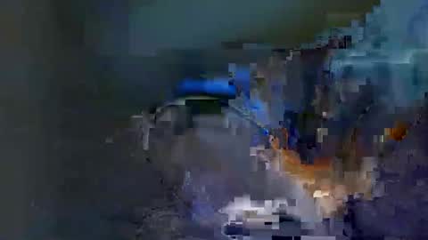 Snapshot of layla821031 chatting on December 18, 8:20 am layla821031 online show from December 18, 8:20 am