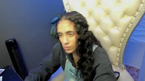 Layla online show from October 2, 1:23 am